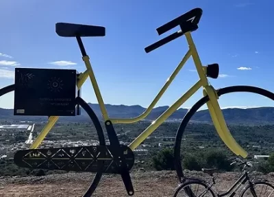 bici 5-museo arte-la plana de l_arc.jpg